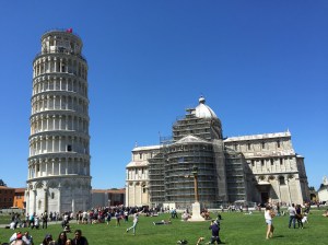 Ironically as you try to capture its "lean", it looks rather straight across the grassy knoll. 